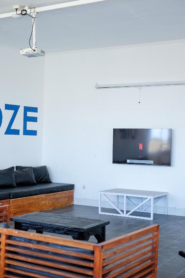 Хостел Dip & Doze Living Чангу Экстерьер фото